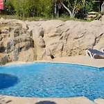 Mobil-home Confortable A Pour 4 Personnes - Api-1-52-1628 * Calvisson