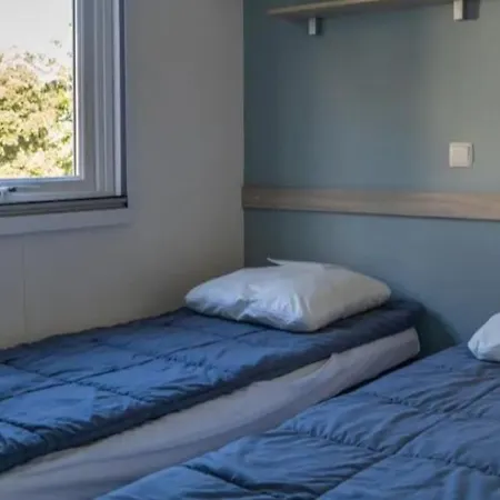 Mobil-home Confortable A Pour 4 Personnes - Api-1-52-1628