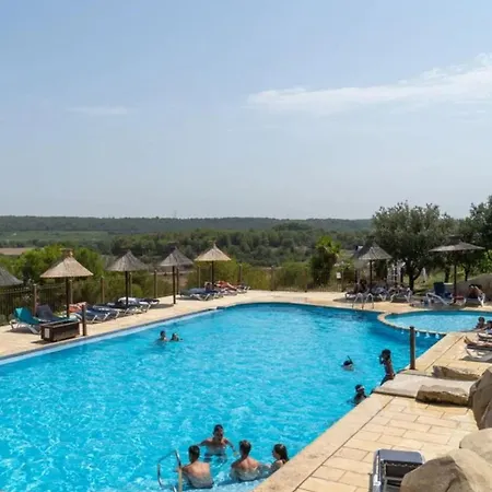 Mobil-home Confortable A Pour 4 Personnes - Api-1-52-1628 *